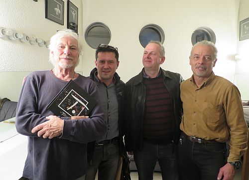 Hugues Aufray, en compagnie ( de g. à d.) de Dominique Chambriard, Marc Blettery et Henri Viallon.